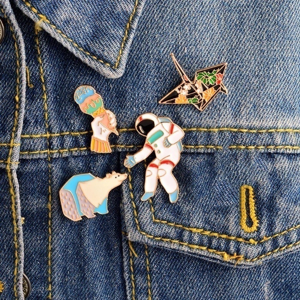 ice cream enamel pin - Picture 3 of 4